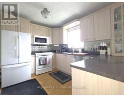 Family room - 17 Gauthier Street, Kapuskasing, ON P0L1G0 Photo 10