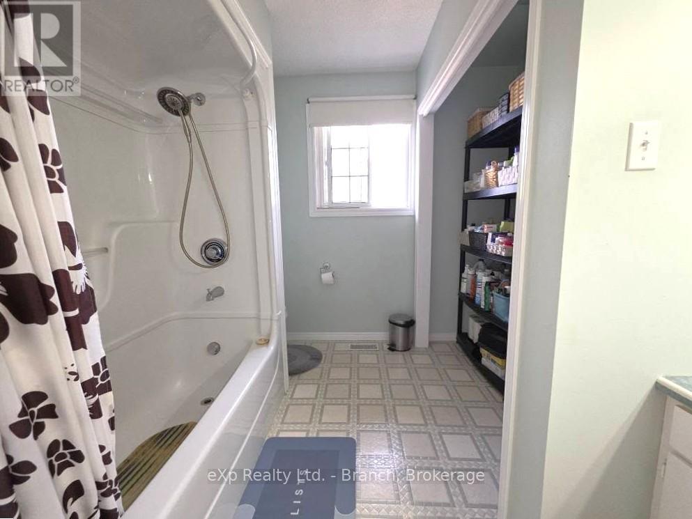 17 GAUTHIER STREET - 16