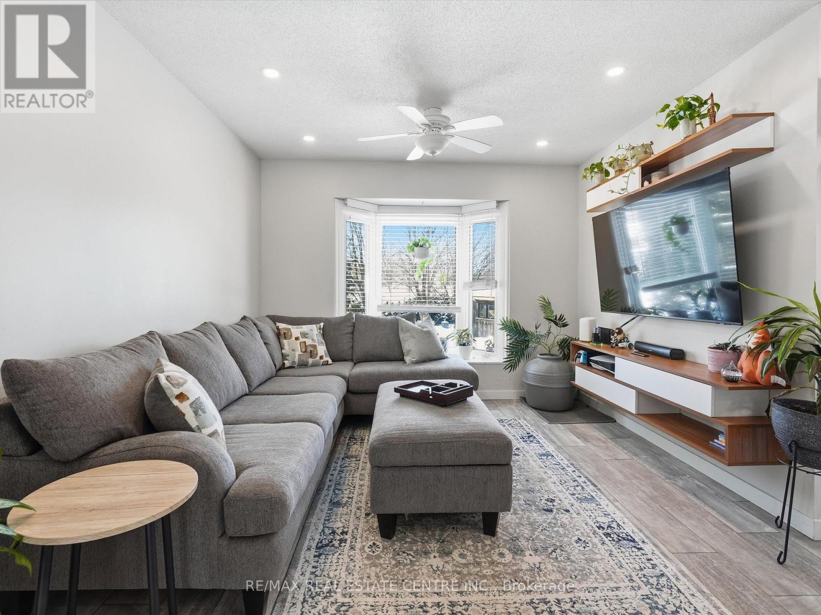 318 SHELBURNE PLACE - 13