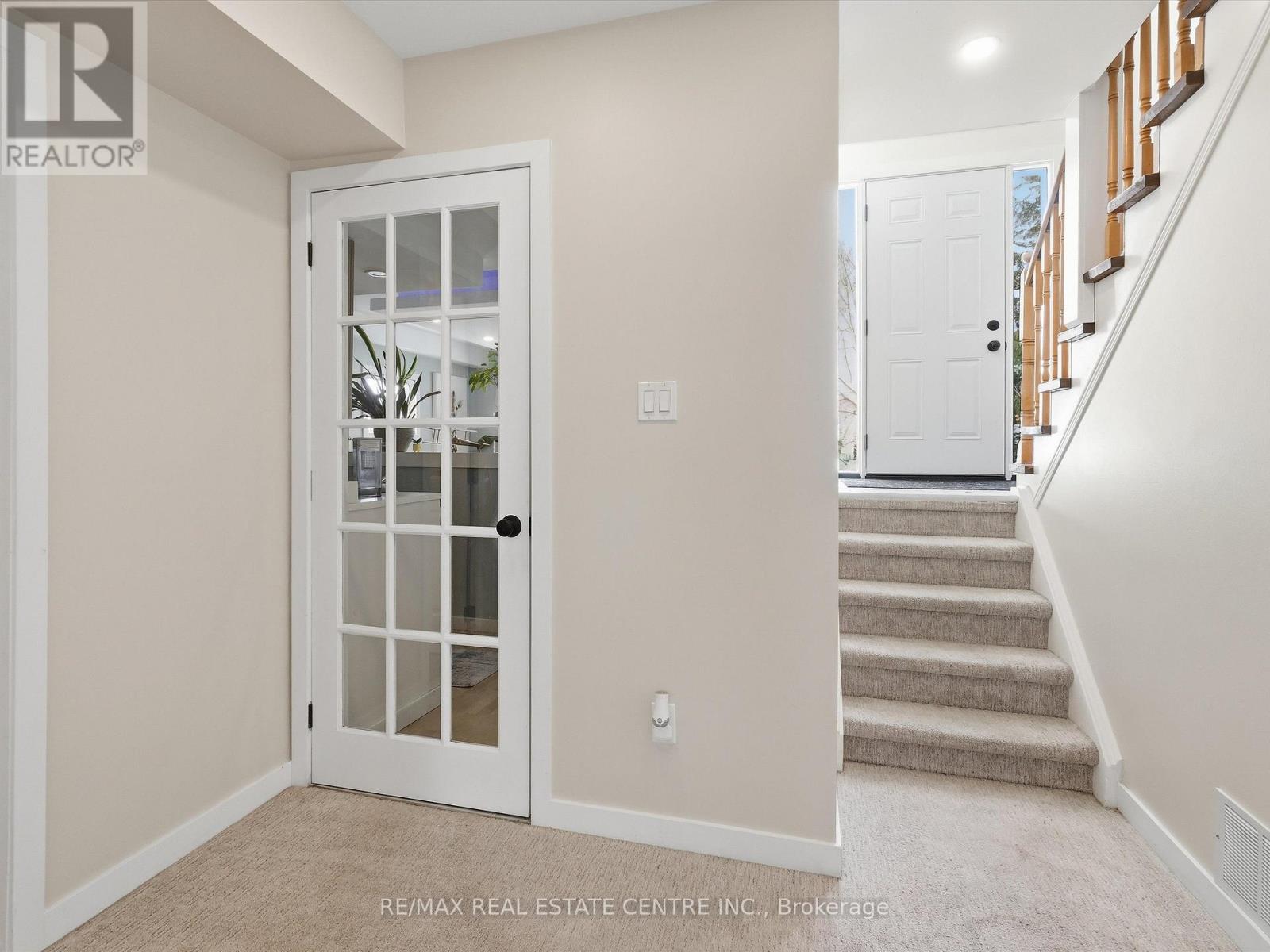 318 SHELBURNE PLACE - 20