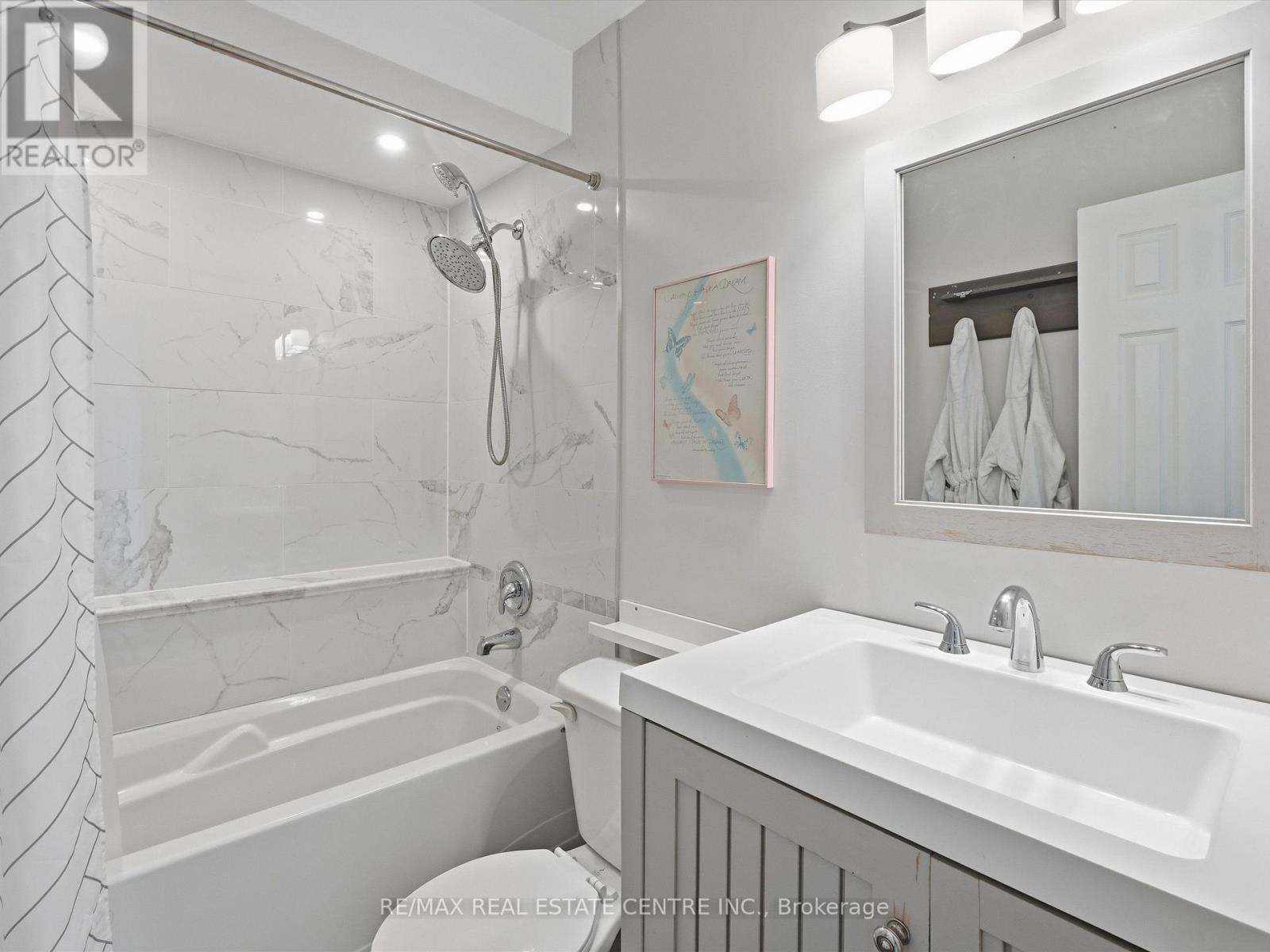 318 SHELBURNE PLACE - 24