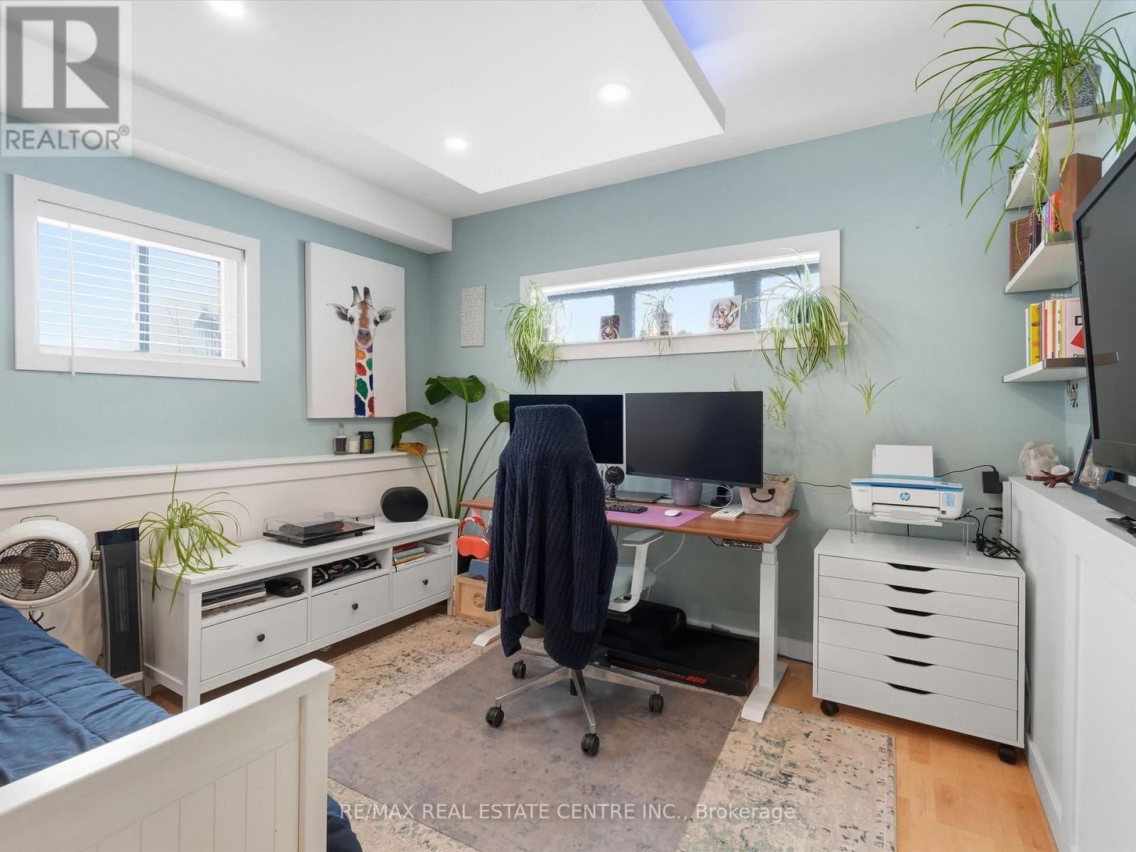 318 SHELBURNE PLACE - 26