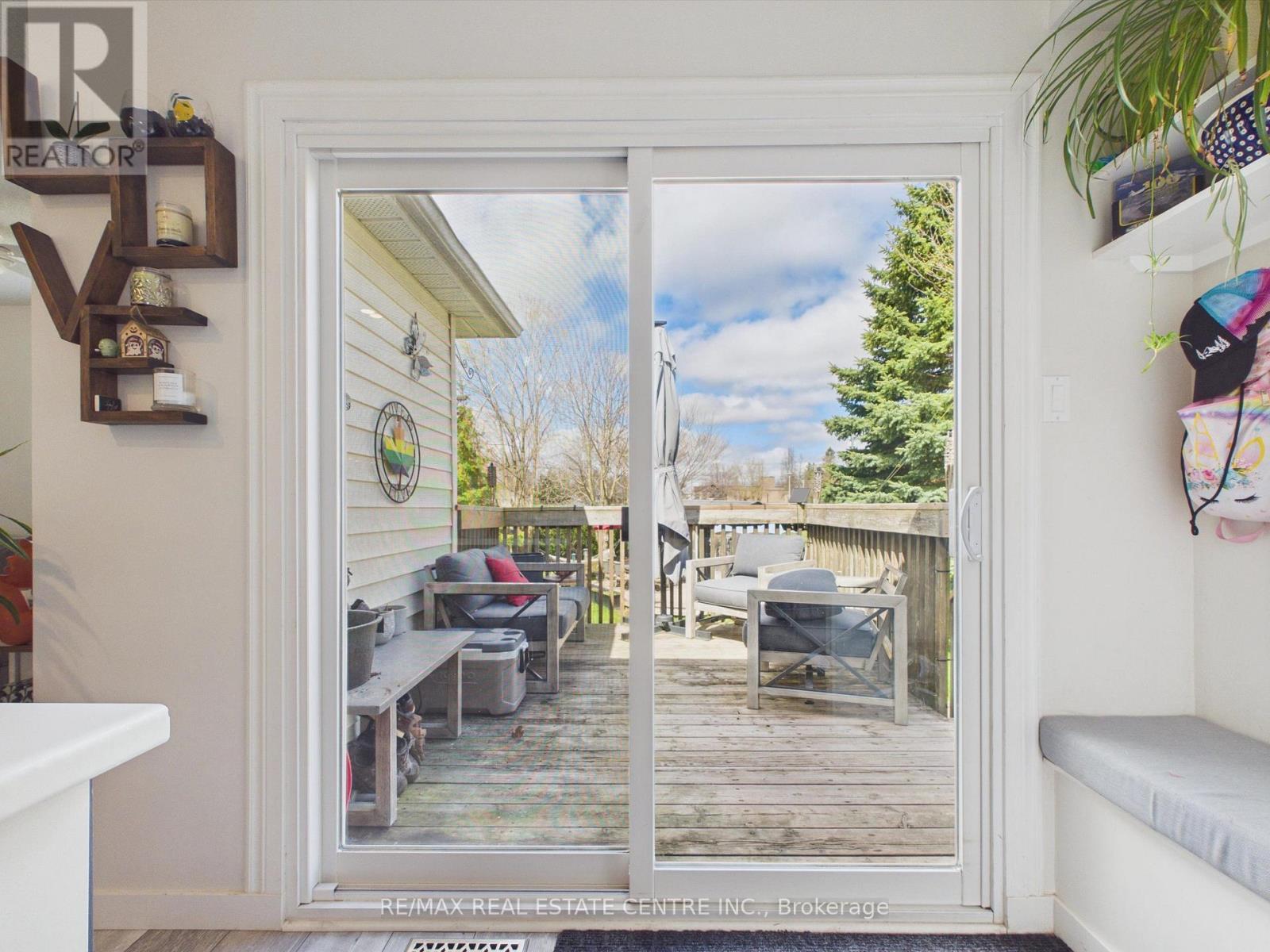 318 SHELBURNE PLACE - 27