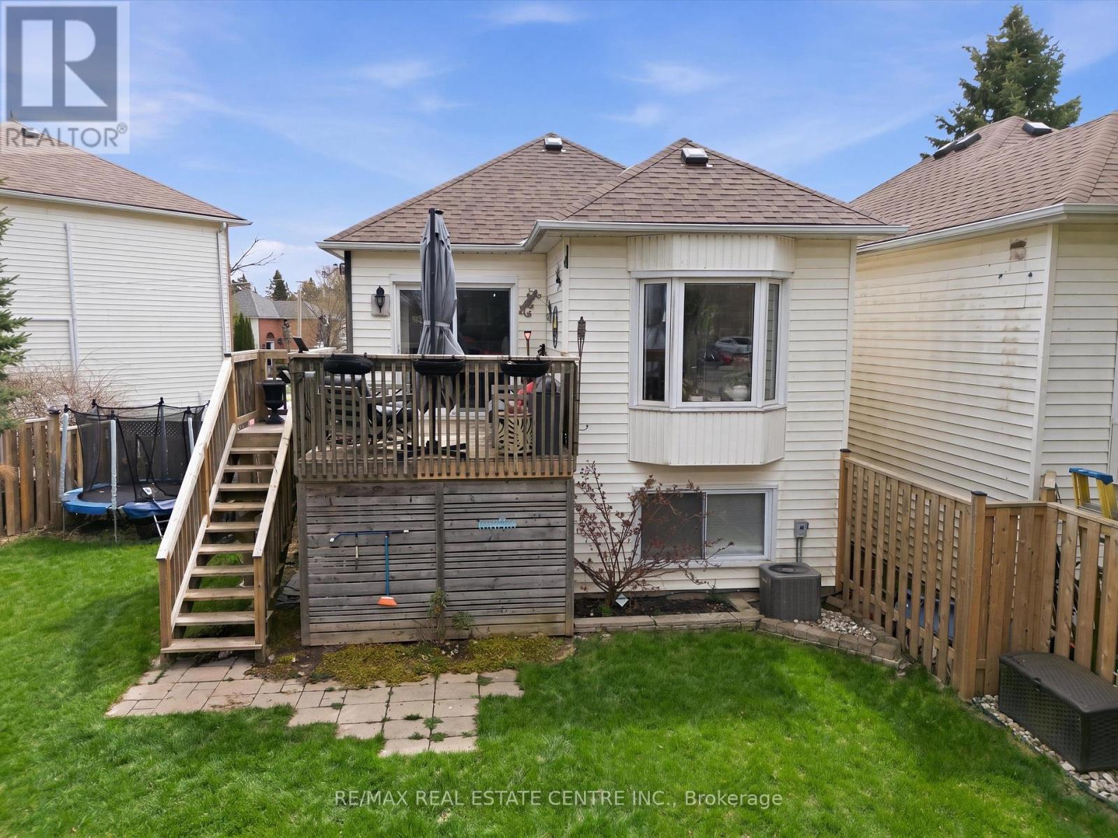 318 SHELBURNE PLACE - 29