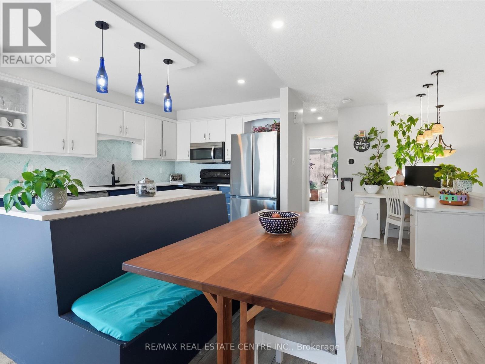 318 SHELBURNE PLACE - 4