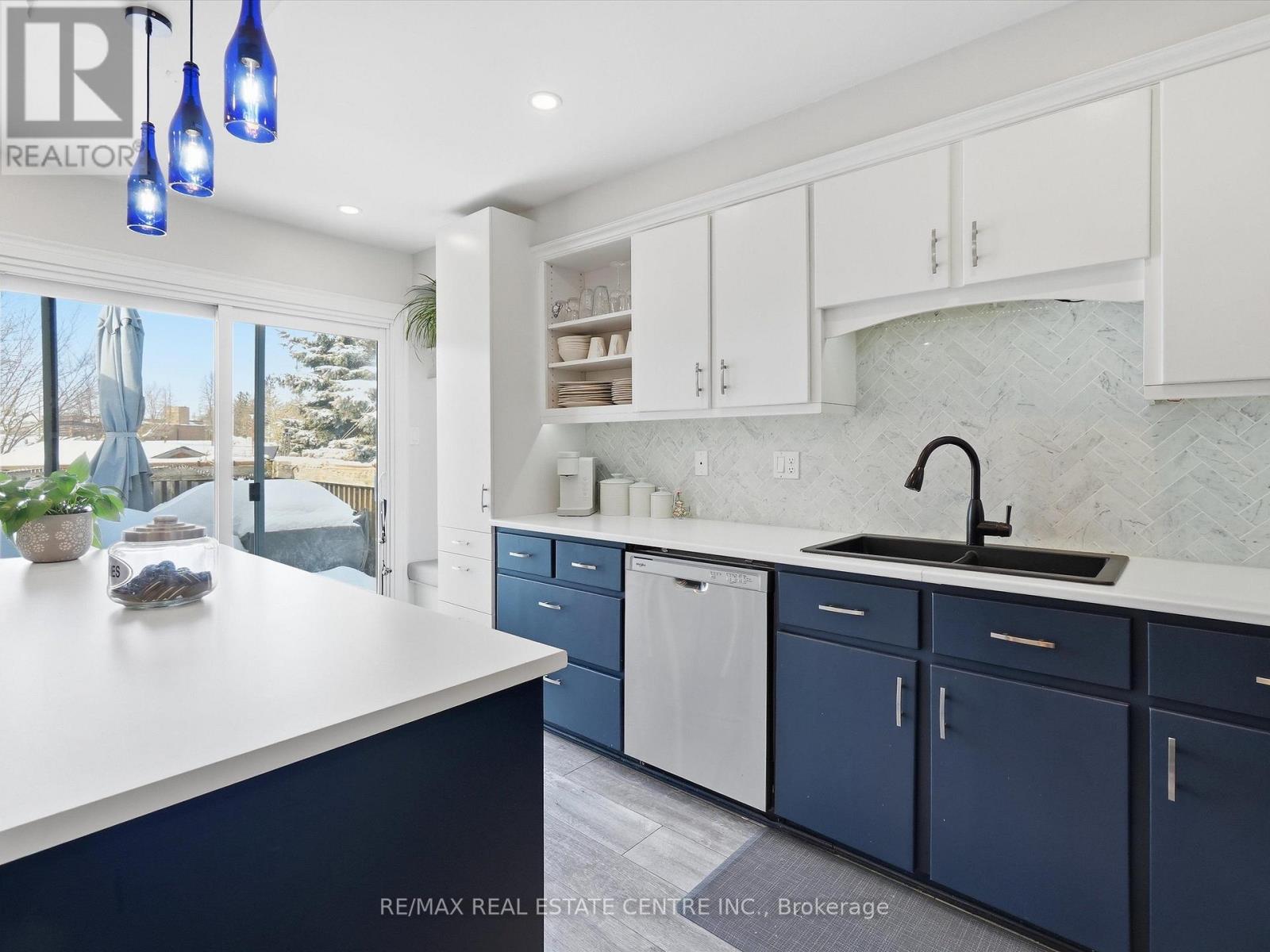 318 SHELBURNE PLACE - 5