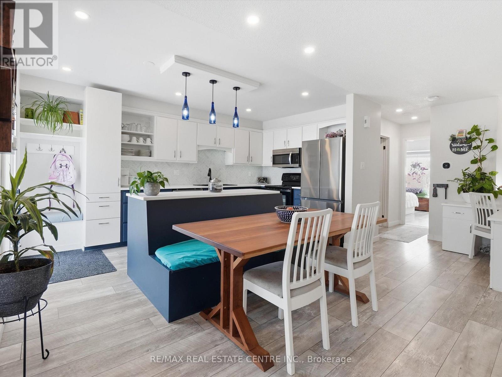 318 SHELBURNE PLACE - 9