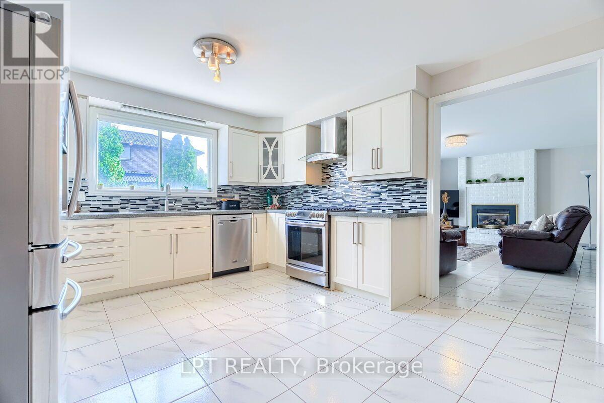 16 VOGUE COURT - 17