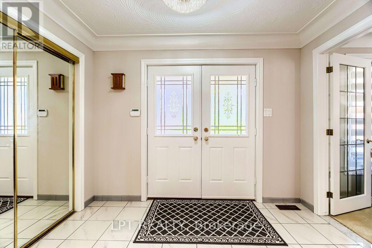 16 VOGUE COURT - 3