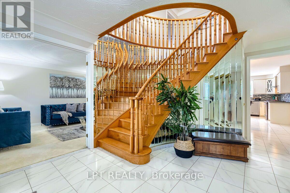 16 VOGUE COURT - 5