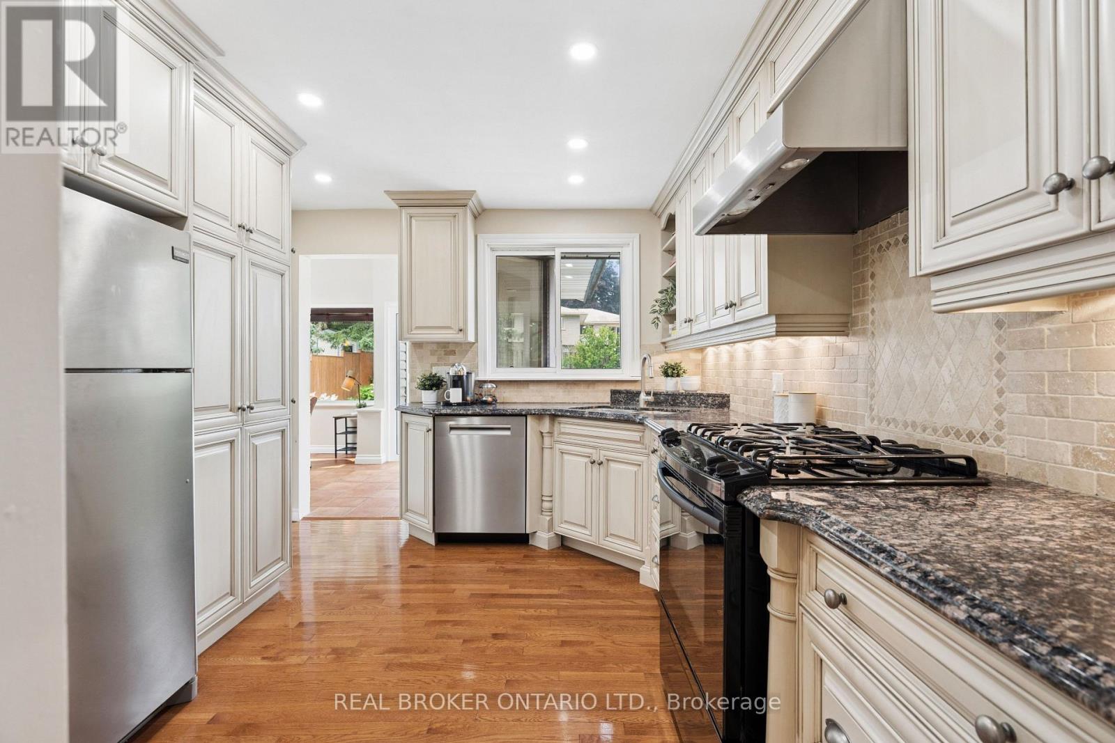 254 SOUTHWOOD DRIVE - Image 17