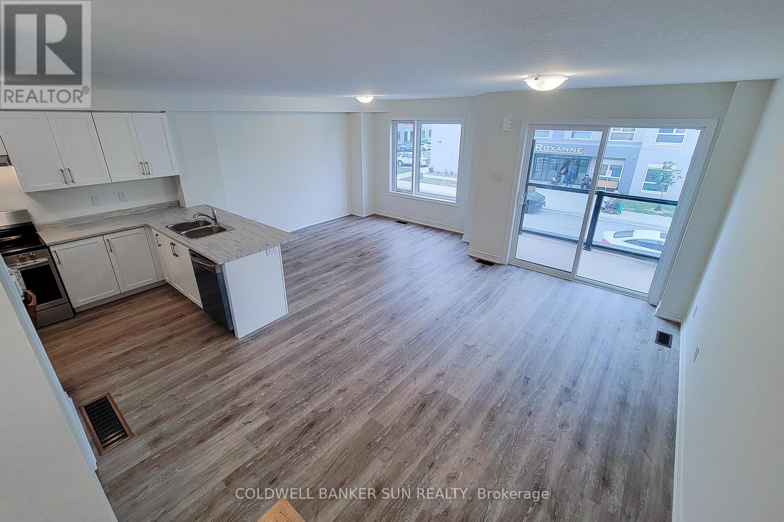 7 ROXANNE DRIVE - Image 11
