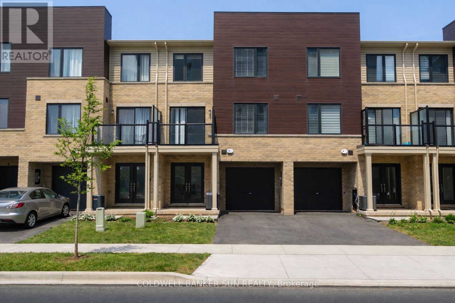 7 ROXANNE DRIVE - 2