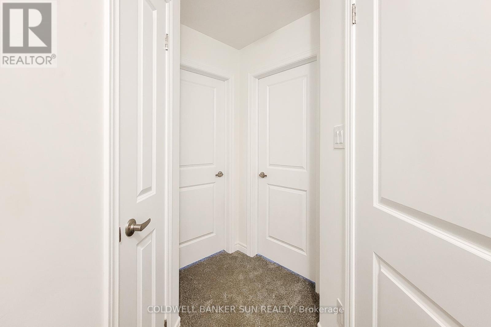7 ROXANNE DRIVE - 22