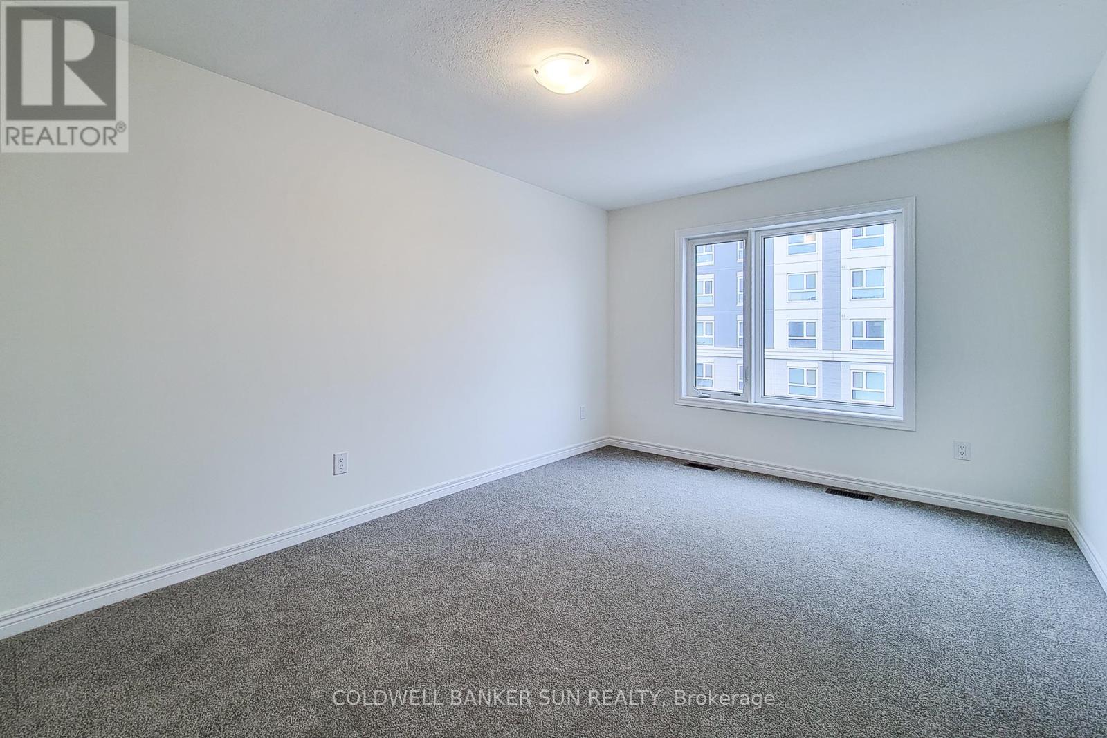 7 ROXANNE DRIVE - 23