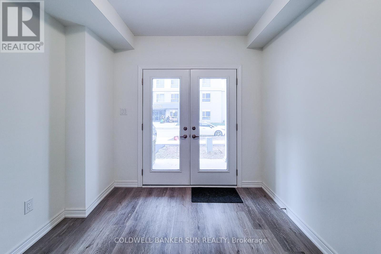 7 ROXANNE DRIVE - 3