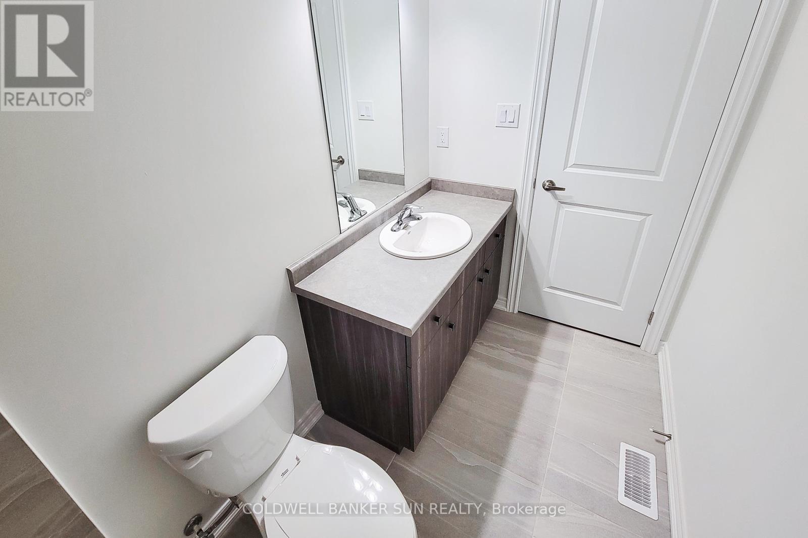 7 ROXANNE DRIVE - Image 31