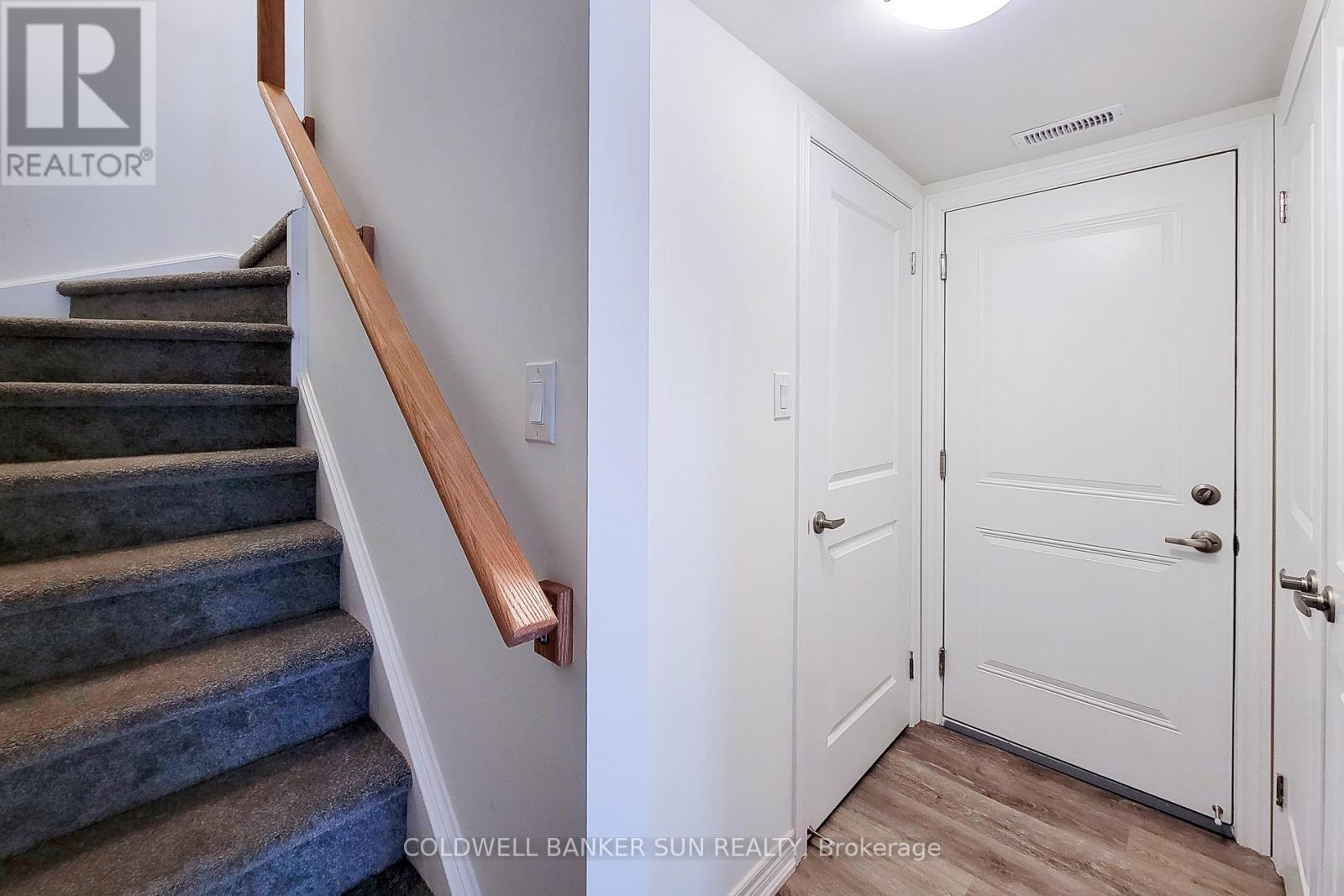 7 ROXANNE DRIVE - 5