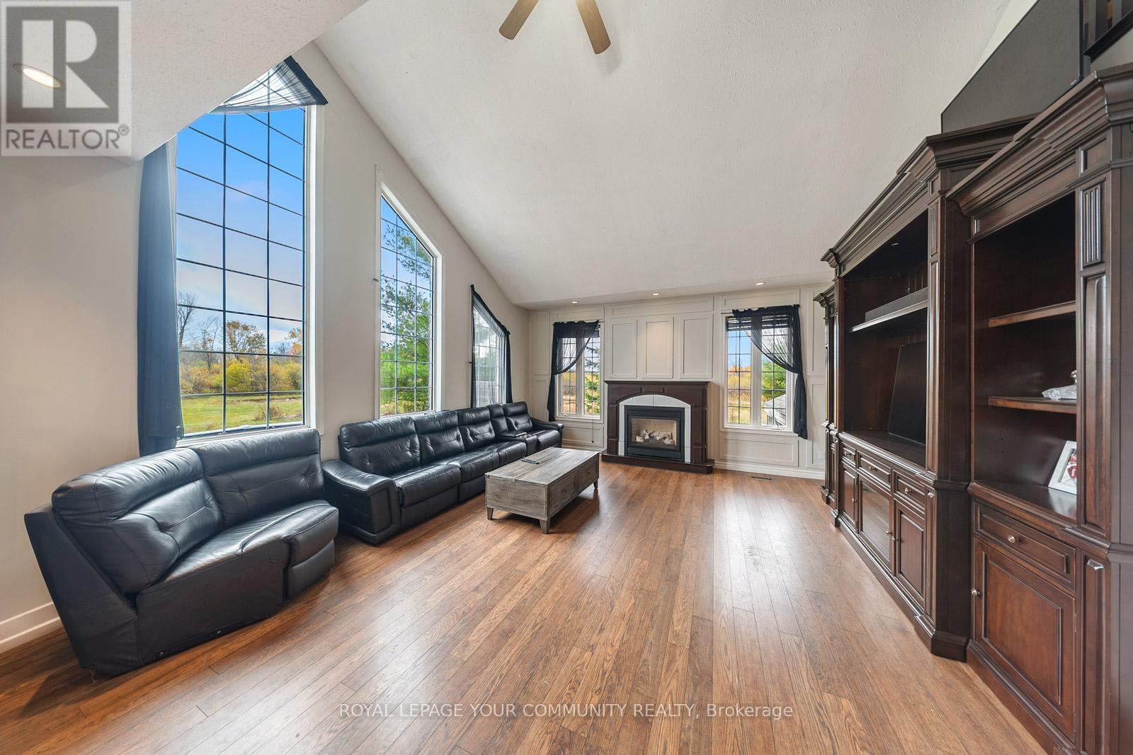 #10 286194 COUNTY ROAD - 10