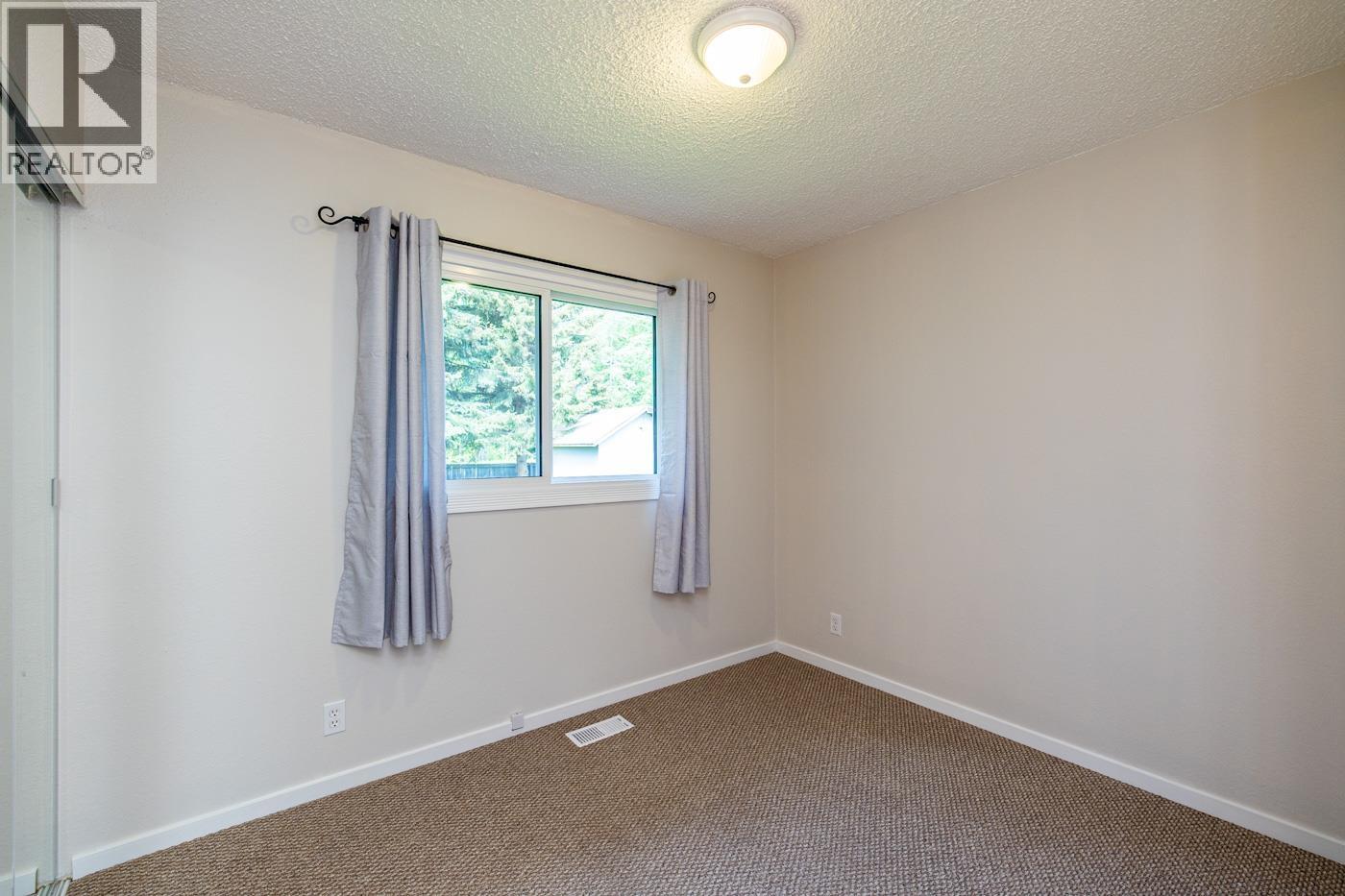 7889 QUEENS CRESCENT - Image 12