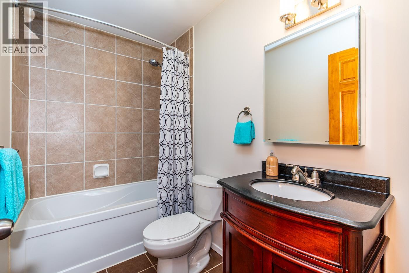 7889 QUEENS CRESCENT - Image 11