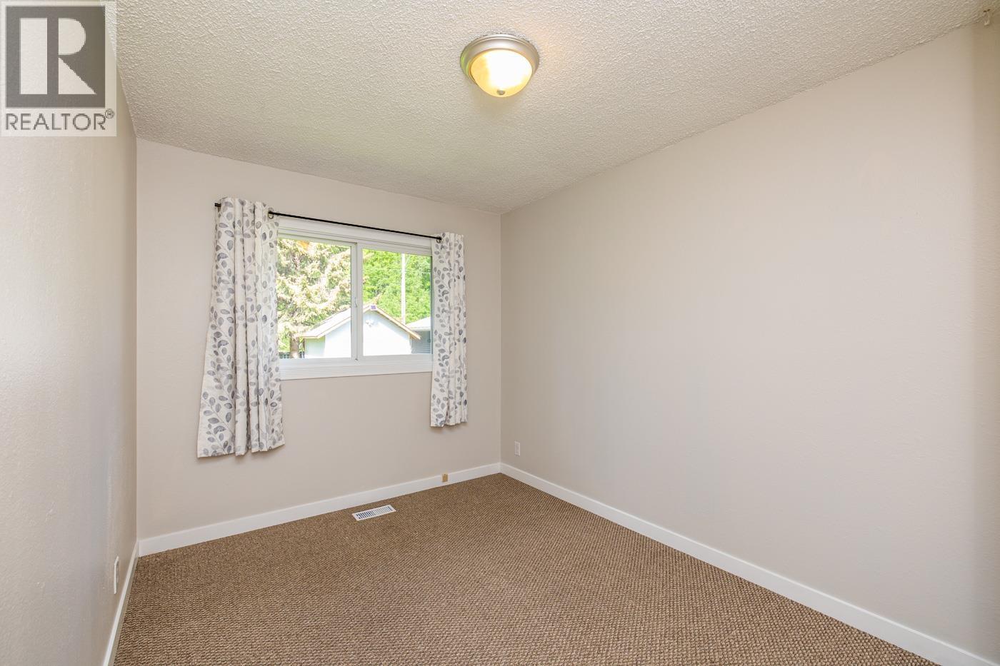 7889 QUEENS CRESCENT - Image 10