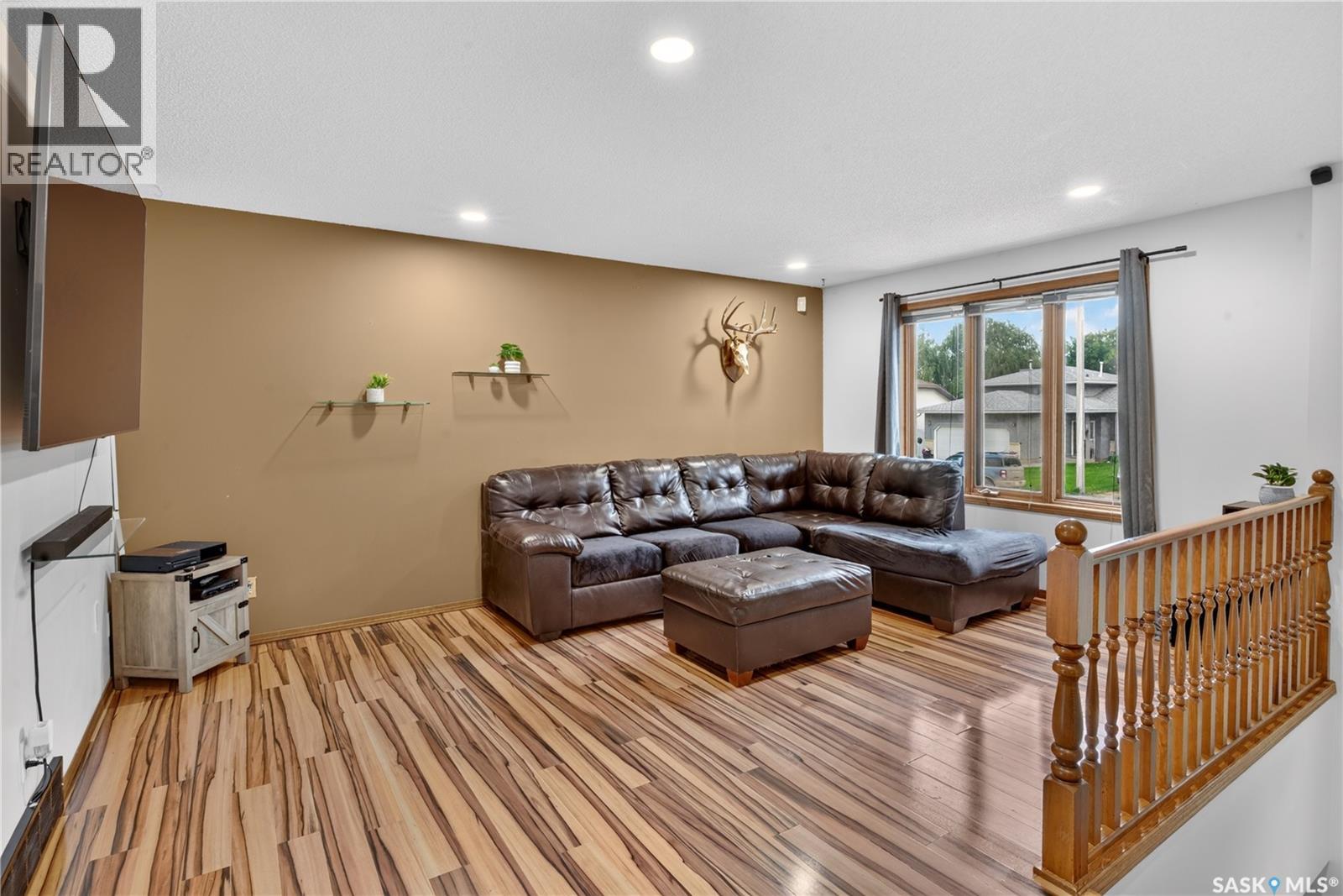 417 Fehr CRESCENT - 3