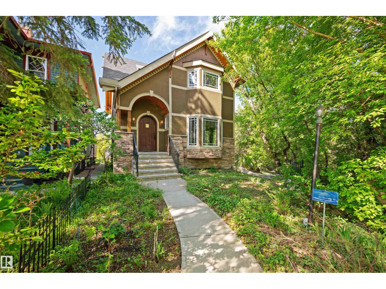9652 86 AV NW - 2
