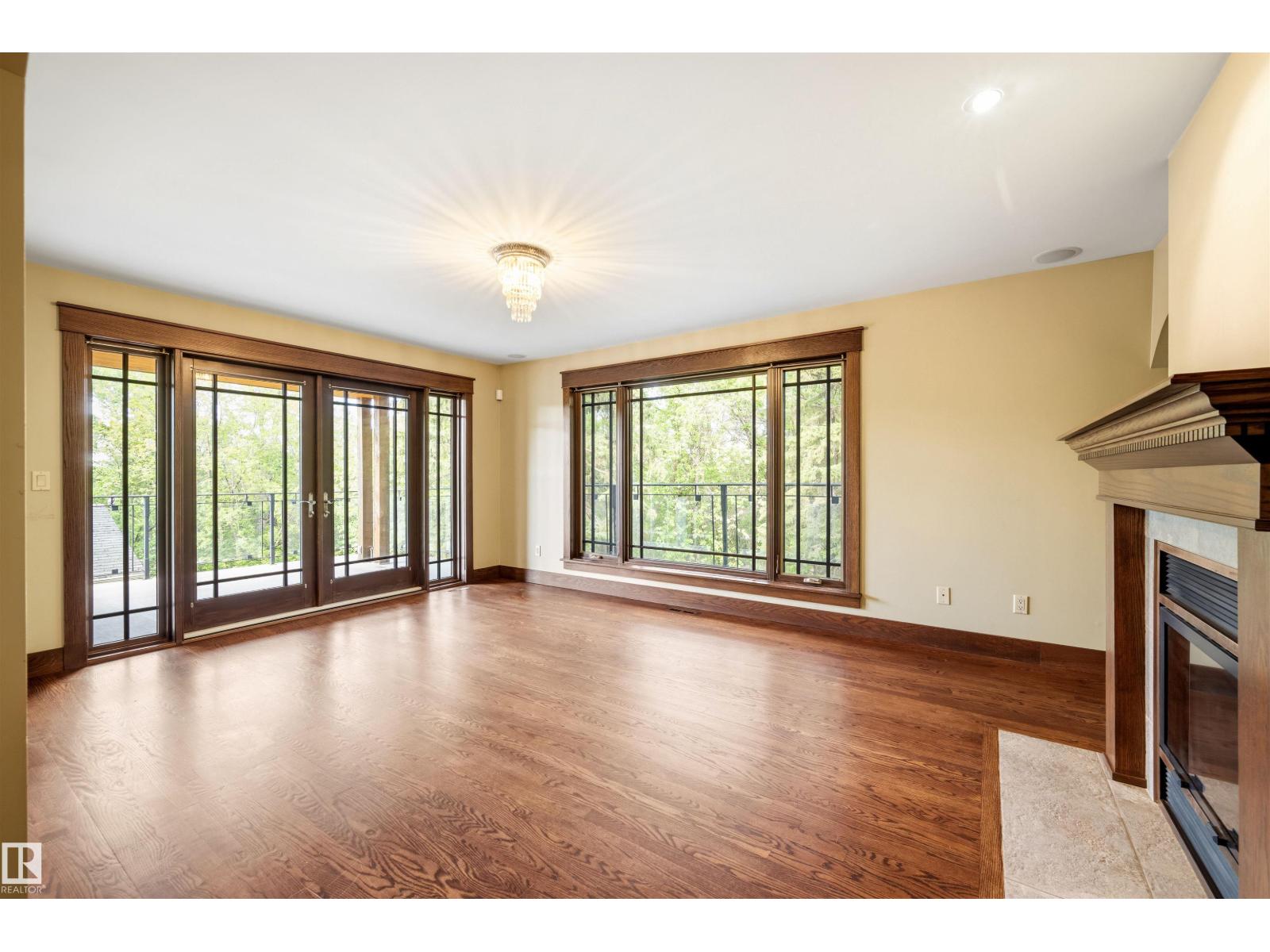 9652 86 AV NW - 17