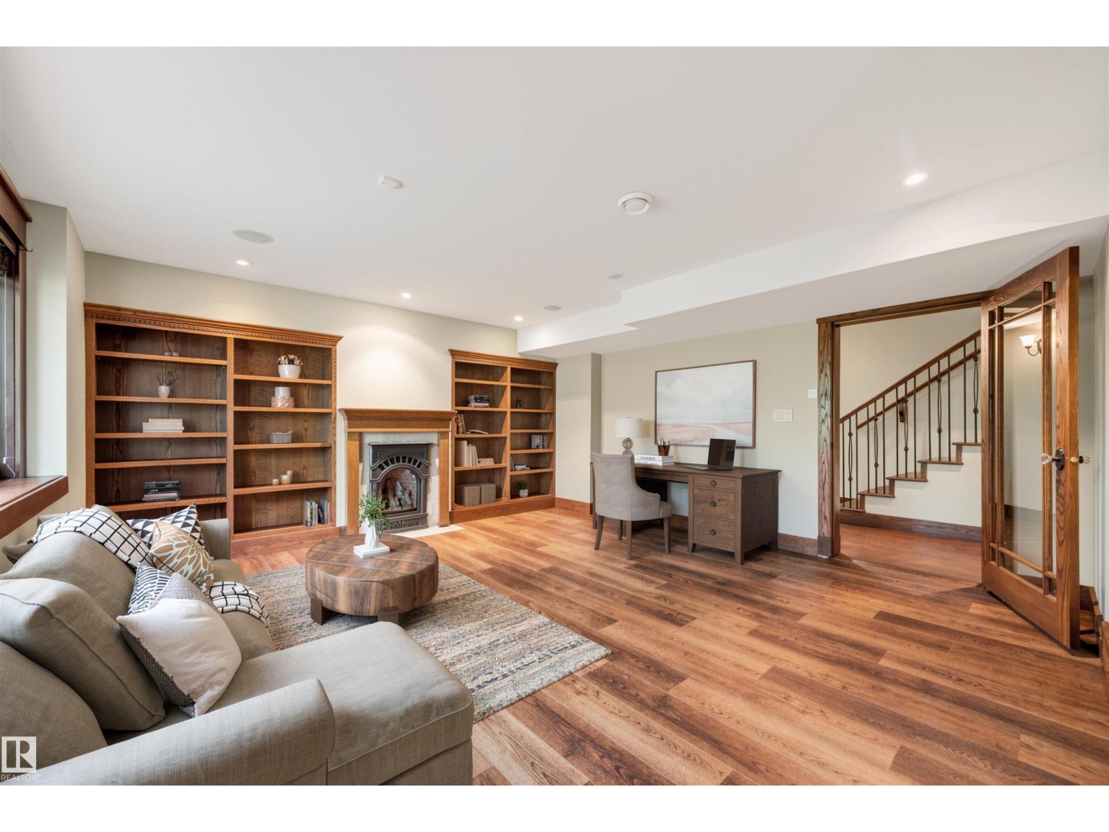 9652 86 AV NW - 35