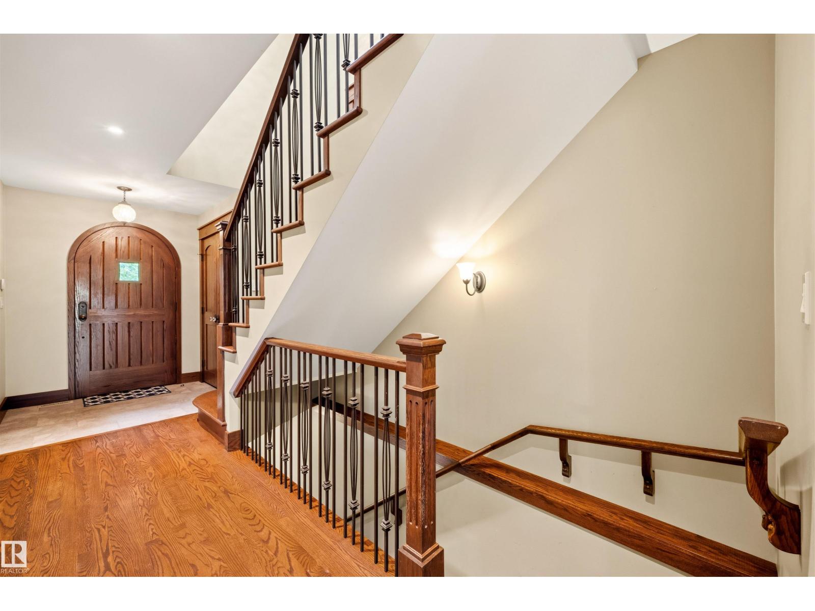 9652 86 AV NW - 9