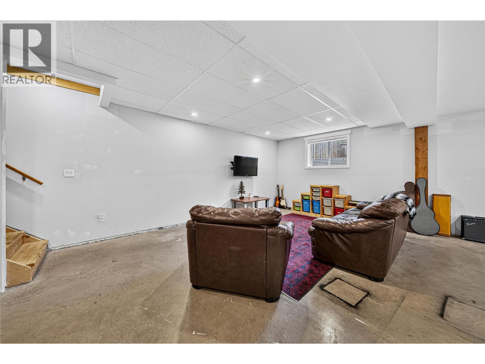 34 Dawson Crescent - 31