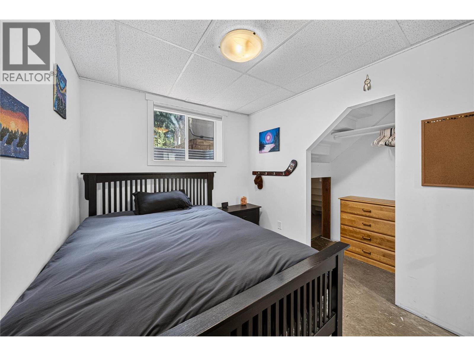 34 Dawson Crescent - 35