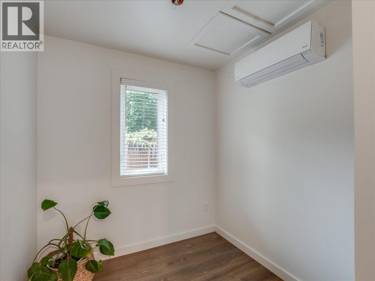 2116 Columbia Avenue - 36