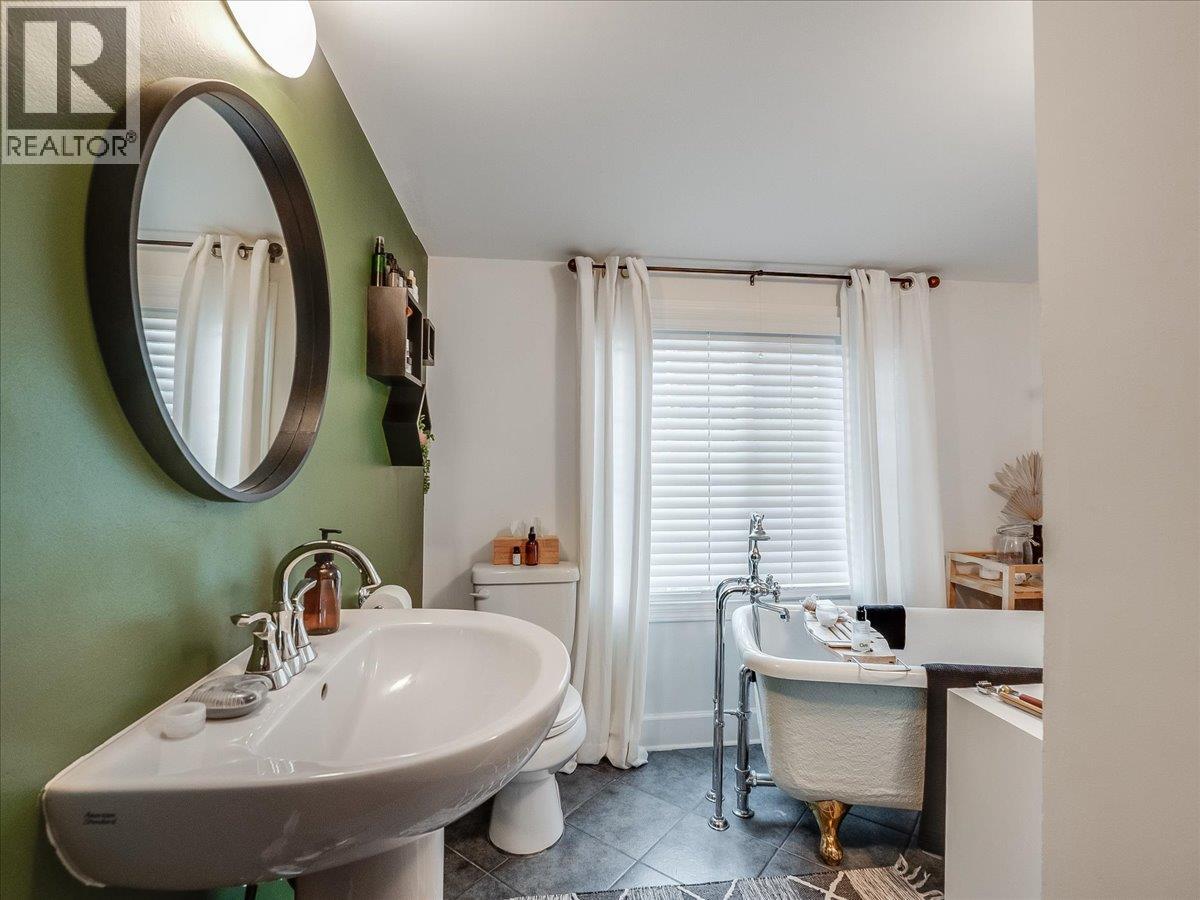 2116 Columbia Avenue - 32