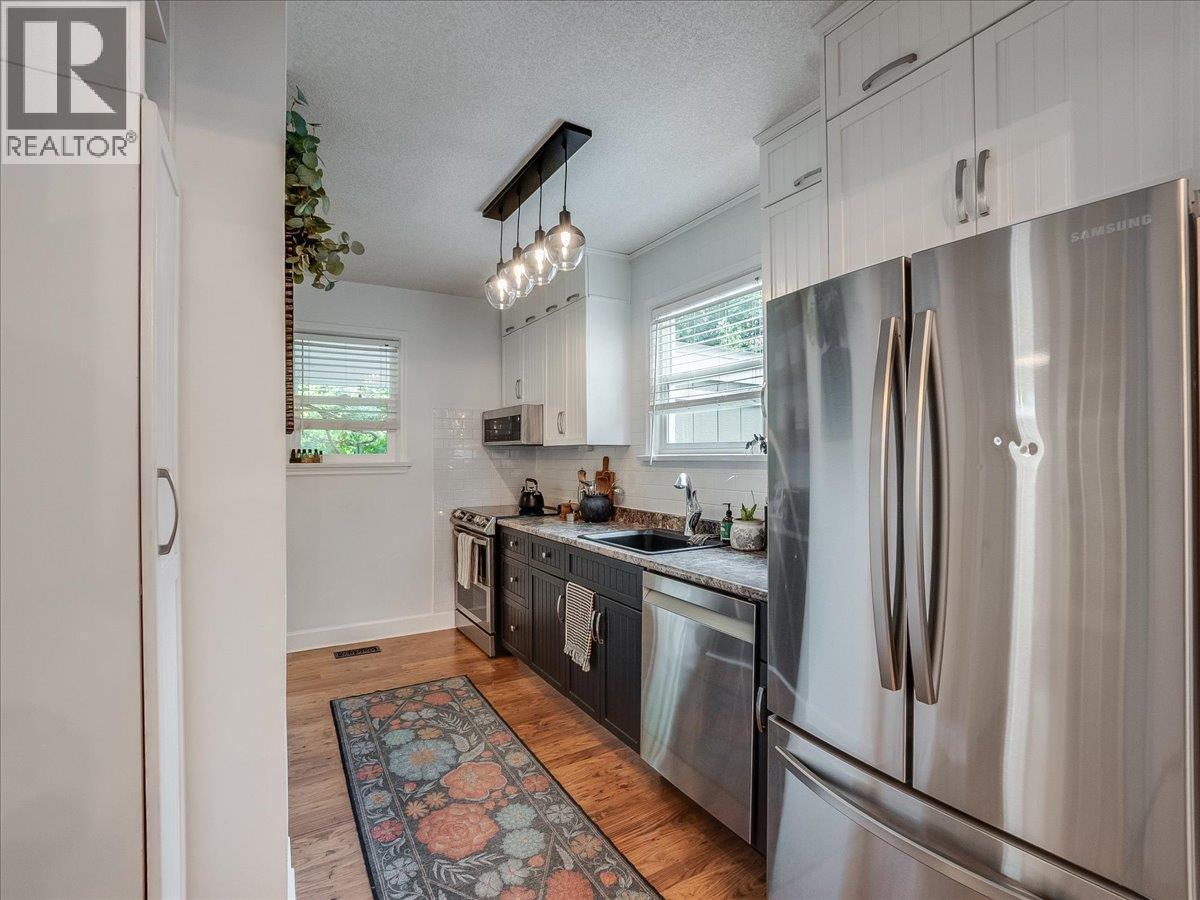 2116 Columbia Avenue - 19
