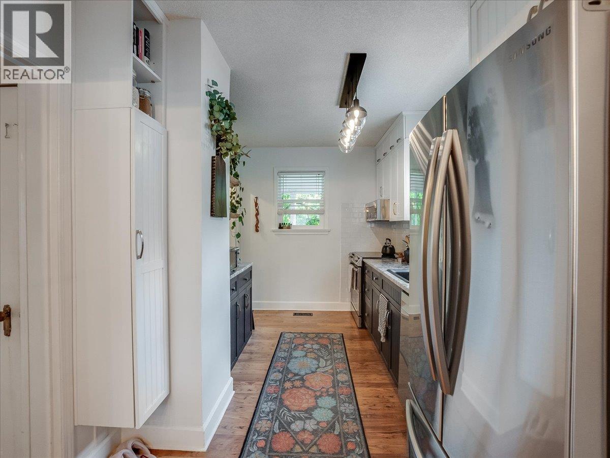 2116 Columbia Avenue - 20