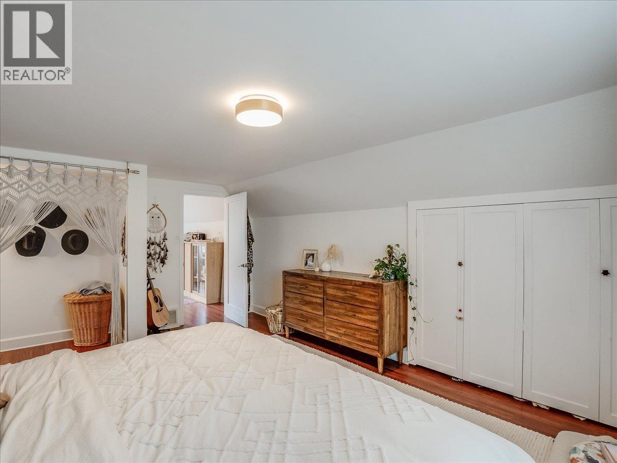 2116 Columbia Avenue - 30