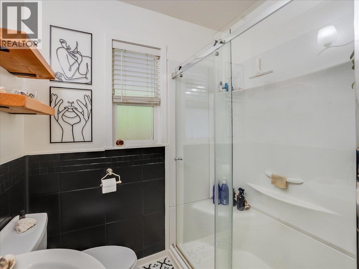 2116 Columbia Avenue - 14