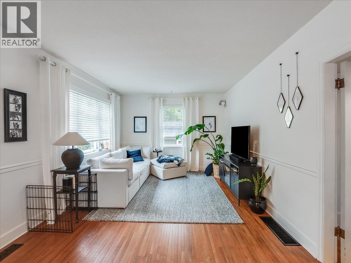 2116 Columbia Avenue - 10