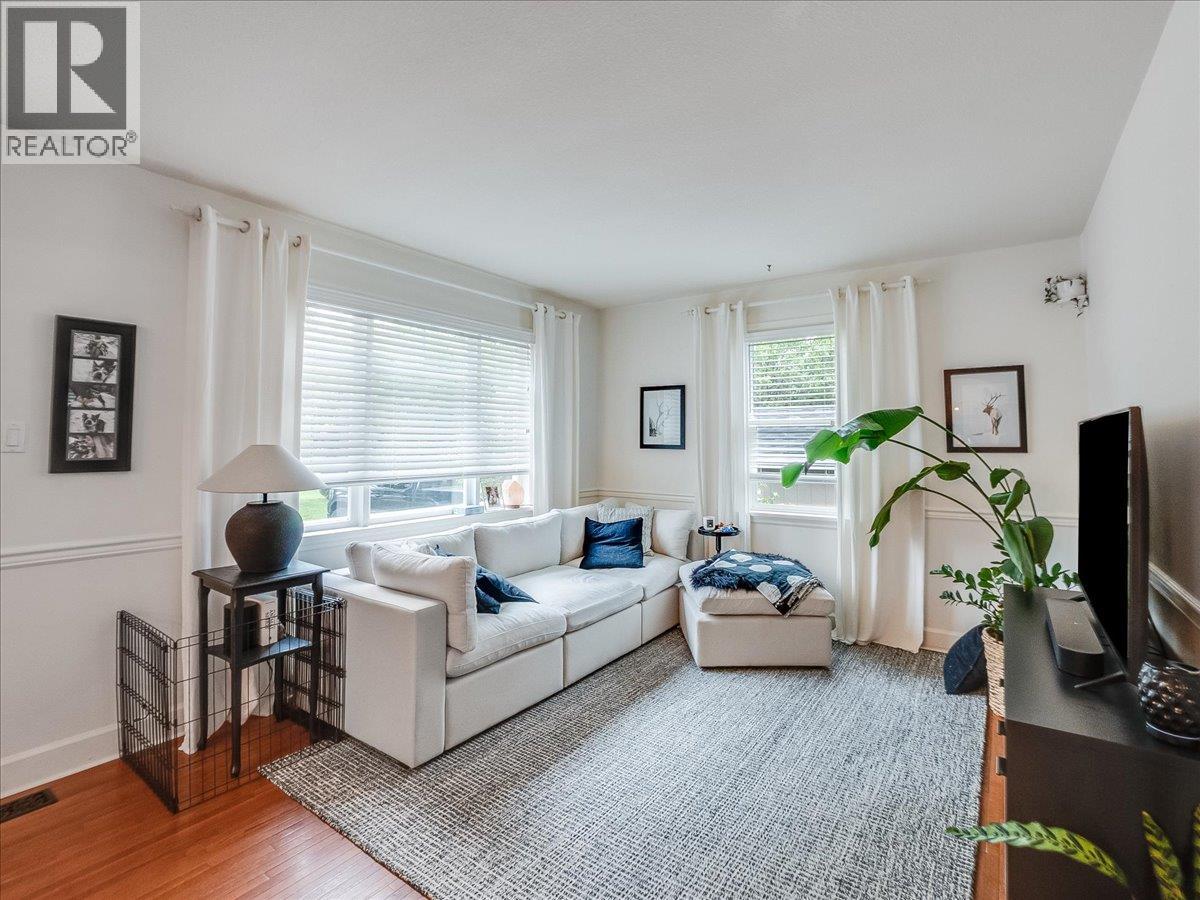 2116 Columbia Avenue - 7