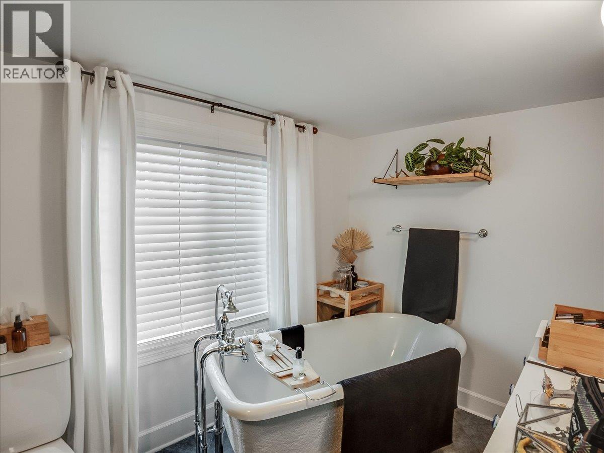 2116 Columbia Avenue - 33