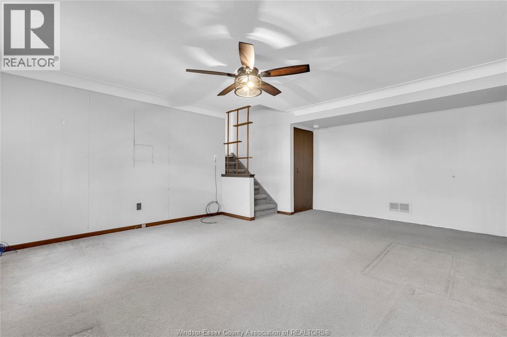 4650-4666 CABOTO DRIVE - 32