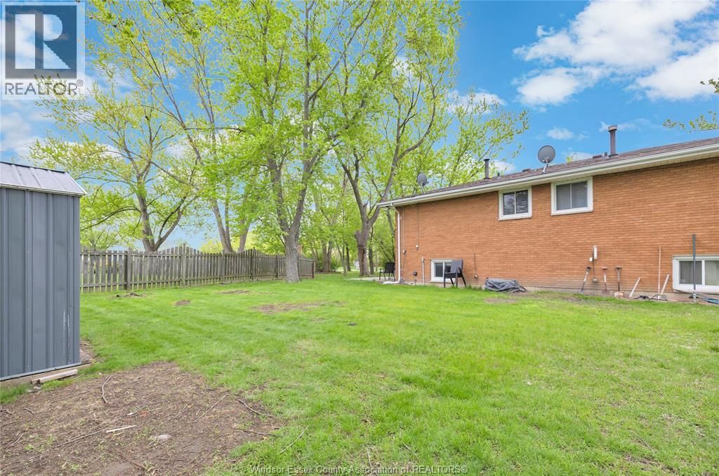 4650-4666 CABOTO DRIVE - 38