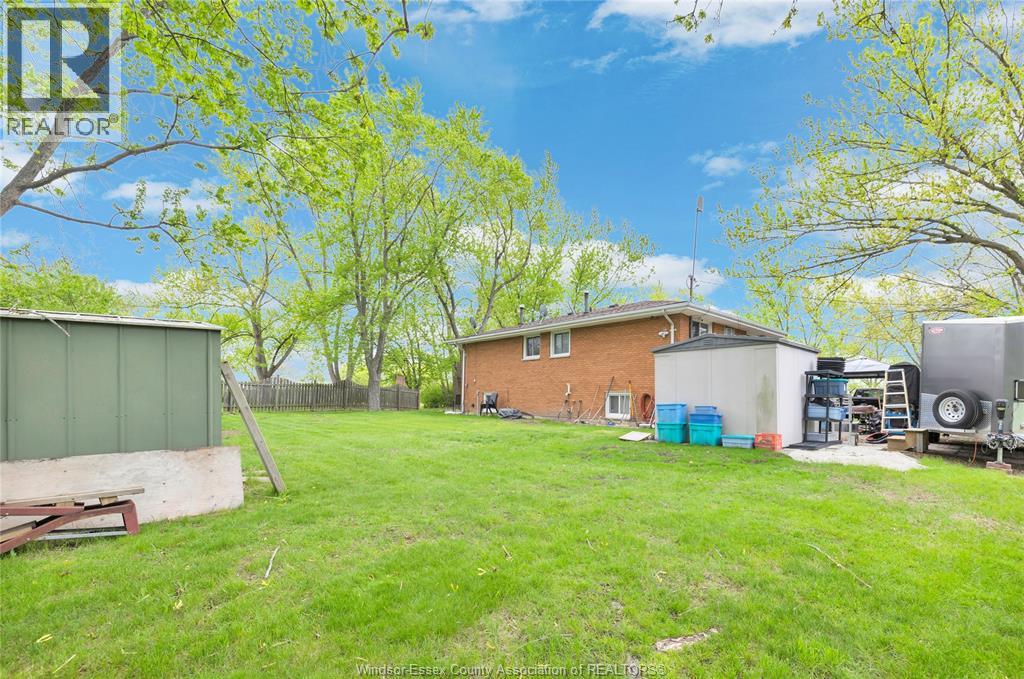 4650-4666 CABOTO DRIVE - 40