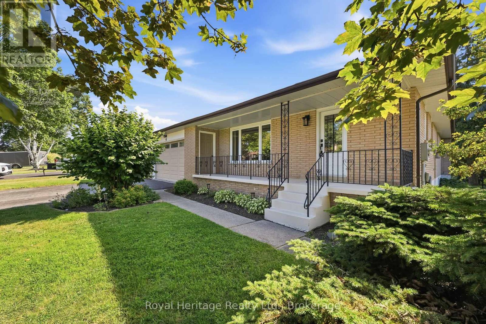 4 THORNLEA ROAD - 2