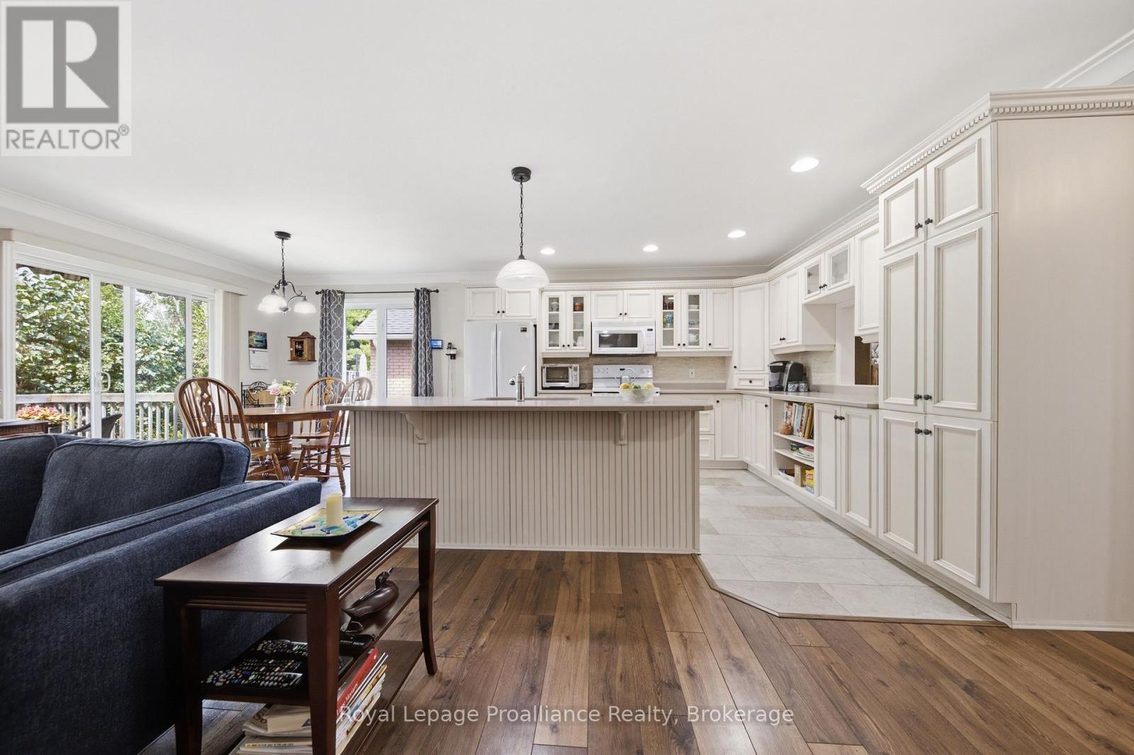 31 HURON DRIVE - Image 11