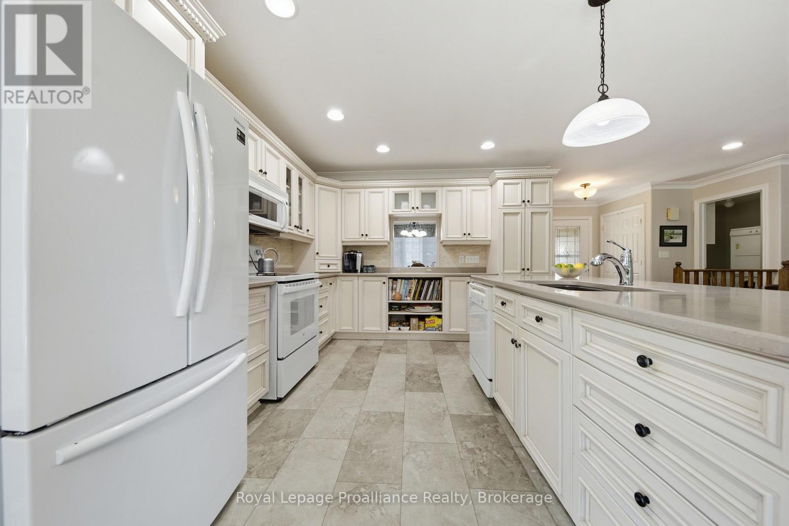 31 HURON DRIVE - Image 12