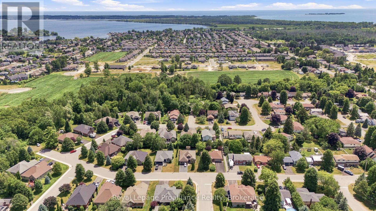 31 HURON DRIVE - Image 3