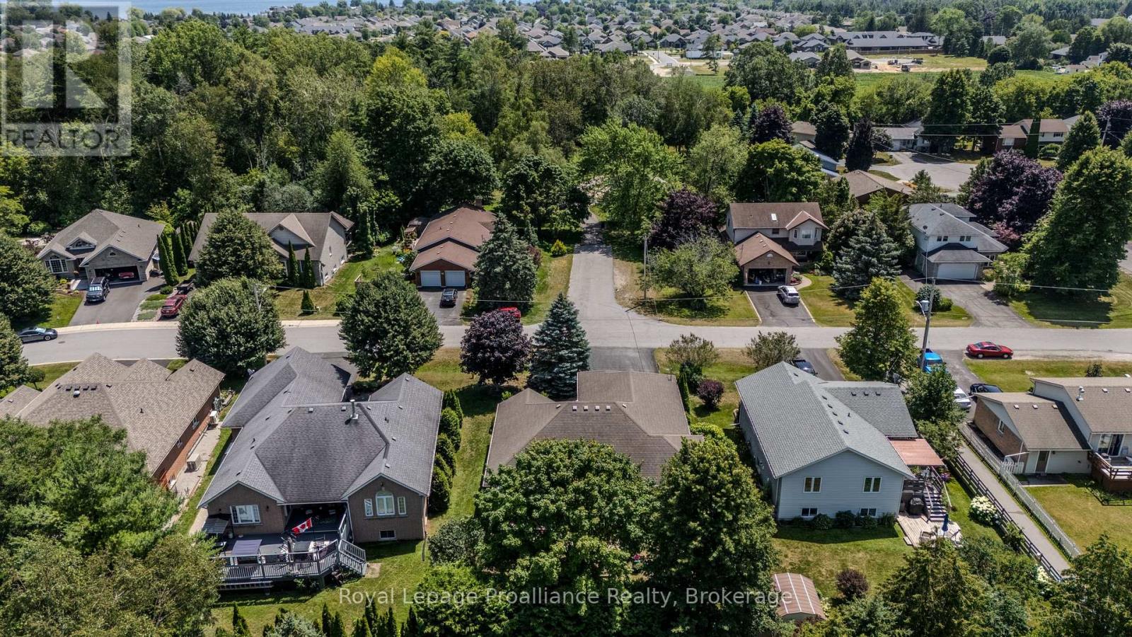 31 HURON DRIVE - Image 4